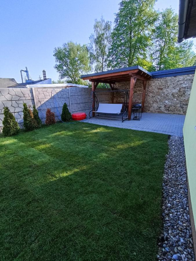Apartman Julrich Vrbov Exterior foto