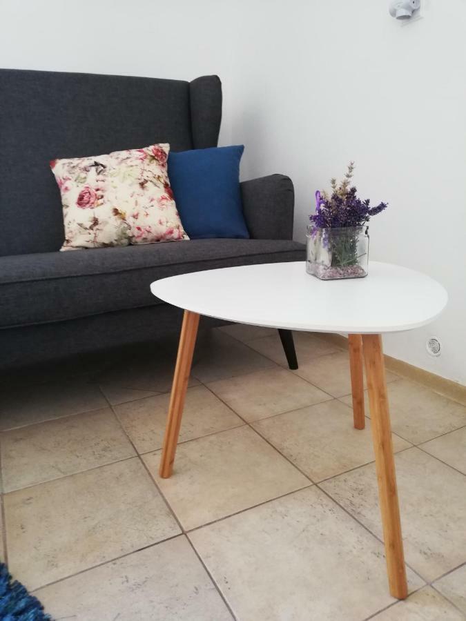 Apartman Julrich Vrbov Exterior foto