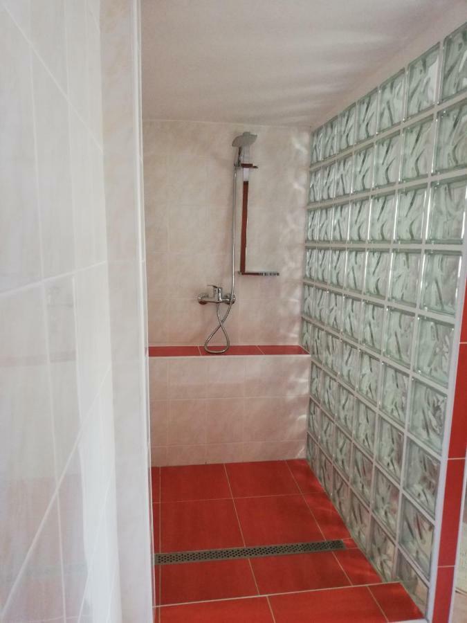 Apartman Julrich Vrbov Exterior foto