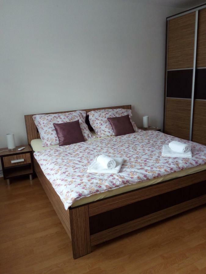Apartman Julrich Vrbov Exterior foto